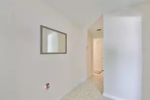 5105 St Charles Pl, Tampa, FL 33610 - Photo 6