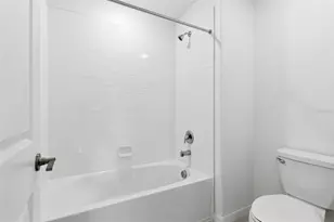 6451 Beverly Hls Dr, Zephyrhills, FL 33541 - Photo 32