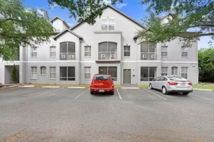 5031 Sunridge Palms Dr, Tampa, FL 33617 - Photo 2