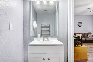 5031 Sunridge Palms Dr, Tampa, FL 33617 - Photo 10