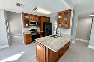 8758 Huntfield St, Tampa, FL 33635 - Photo 6