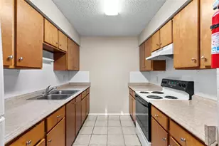 704 W Alamo Dr, Lakeland, FL 33813 - Photo 12