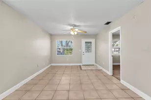 704 W Alamo Dr, Lakeland, FL 33813 - Photo 8