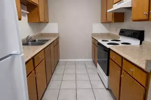 704 W Alamo Dr, Lakeland, FL 33813 - Photo 4