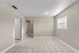 704 W Alamo Dr, Lakeland, FL 33813 - Photo 10