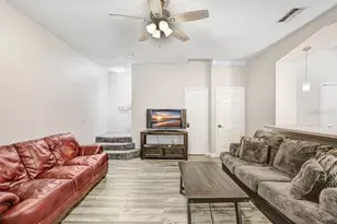 5032 Sunridge Palms Dr, Tampa, FL 33617 - Photo 4