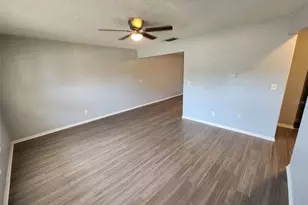 9402 Lynn Ln, Seminole, FL 33777 - Photo 2