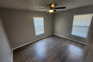 9498 Lynn Ln, Seminole, FL 33777 - Photo 4