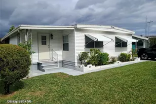 37303 Kinkaid Dr, Zephyrhills, FL 33541 - Photo 2