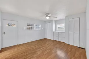 37303 Kinkaid Dr, Zephyrhills, FL 33541 - Photo 14