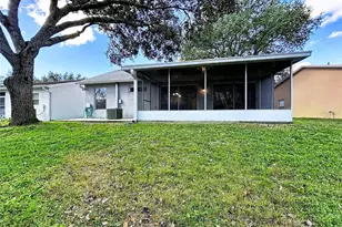 7517 Savannah Ln, Tampa, FL 33637 - Photo 4