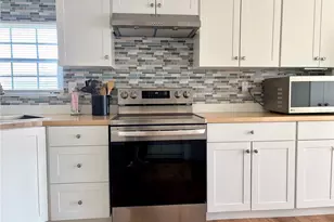 224 S Port Royal Ln, Apollo Beach, FL 33572 - Photo 8