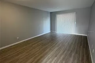 709 Oceanside Cir, Ruskin, FL 33570 - Photo 6