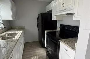 709 Oceanside Cir, Ruskin, FL 33570 - Photo 4