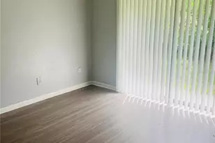 709 Oceanside Cir, Ruskin, FL 33570 - Photo 8