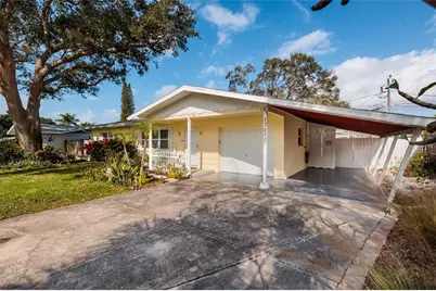 13877 94th Avenue, Seminole, FL 33776 - Photo 4