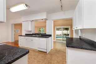 13877 94th Ave, Seminole, FL 33776 - Photo 10