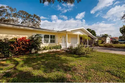 13877 94th Avenue, Seminole, FL 33776 - Photo 2