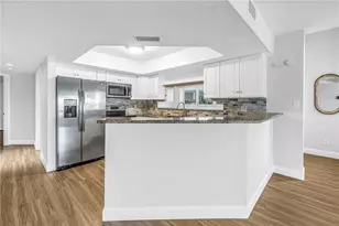 1605 Royal Palm Dr S, Gulfport, FL 33707 - Photo 18