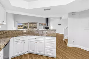 1605 Royal Palm Dr S, Gulfport, FL 33707 - Photo 16