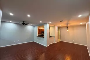 8210 Down Royal Rd, Tampa, FL 33610 - Photo 16