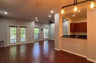 8210 Down Royal Rd, Tampa, FL 33610 - Photo 14