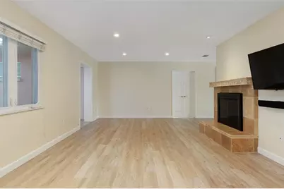 9210 Grand Blanc Drive, Seminole, FL 33777 - Photo 14