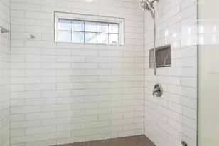 9210 Grand Blanc Dr, Seminole, FL 33777 - Photo 38