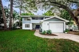 512 Wideview Ave, Tarpon Springs, FL 34689 - Photo 1