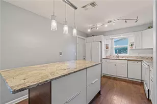 2040 Forest Dr, Clearwater, FL 33763 - Photo 10