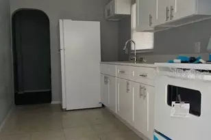 962 19th Ave S, Saint Petersburg, FL 33705 - Photo 2