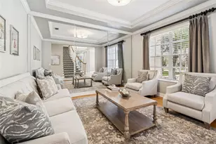 15011 Lake Emerald Blvd, Tampa, FL 33618 - Photo 10