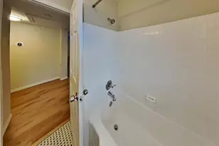 2030 12th St N, Saint Petersburg, FL 33704 - Photo 12