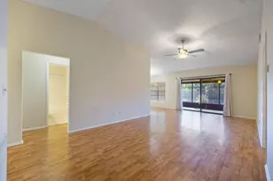 4071 Shoreside Cir, Tampa, FL 33618 - Photo 6