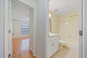 4071 Shoreside Cir, Tampa, FL 33618 - Photo 18