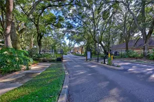 4611 Hidden Shadow Dr, Tampa, FL 33614 - Photo 22