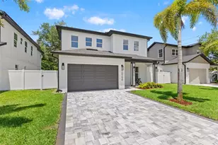 10194 Hodson Pl, Seminole, FL 33776 - Photo 1