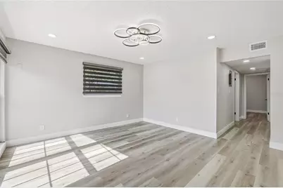 4425 W Bay Avenue, Tampa, FL 33616 - Photo 6