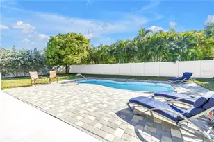 289 8th Ave N, Tierra Verde, FL 33715 - Photo 4
