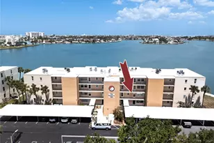 7910 Sun Island Dr S, South Pasadena, FL 33707 - Photo 2