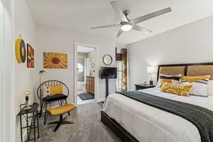 255 Valencia Cir, Saint Petersburg, FL 33716 - Photo 32