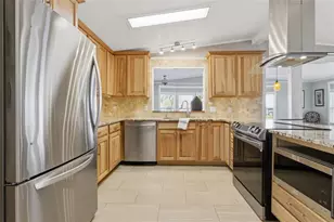 36434 Malibu Way, Zephyrhills, FL 33541 - Photo 14