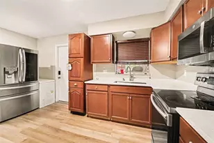 37124 Goldenrod Ct, Dade City, FL 33523 - Photo 10