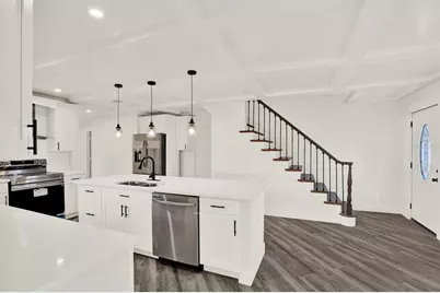 1810 Maryland Avenue NE, Saint Petersburg, FL 33703 - Photo 4