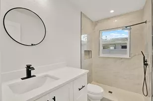 1810 Maryland Ave NE, Saint Petersburg, FL 33703 - Photo 20