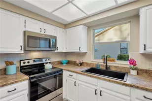 1803 S Golfview Dr, Plant City, FL 33566 - Photo 2