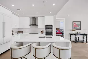 301 1st St S, Saint Petersburg, FL 33701 - Photo 8