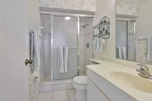 1713 Hammersmith Dr, Sun City Center, FL 33573 - Photo 22