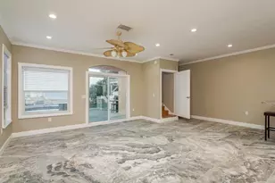 302 Shore Dr, Palm Harbor, FL 34683 - Photo 14
