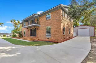 811 Fairlington Dr, Lakeland, FL 33813 - Photo 2